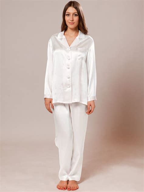 dior pajamas for women.